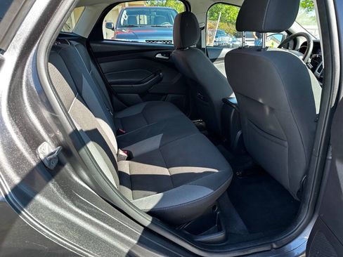 Used 2014 Ford Focus SE FWD image 9