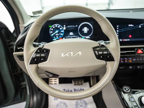 Used 2023 Kia Niro Wave w/ Wave Preserve Package FWD image 30