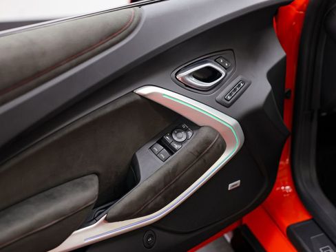 Used 2019 Chevrolet Camaro ZL1 RWD image 6