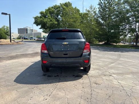 Used 2020 Chevrolet Trax LS w/ Tint and Cruise Package FWD image 3