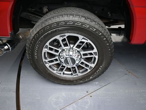 Used 2024 Ford F350 Limited w/ FX4 Off-Road Package image 22