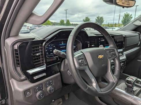 Used 2023 Chevrolet Silverado 1500 LTZ w/ LTZ Premium Package AWD/4WD image 12