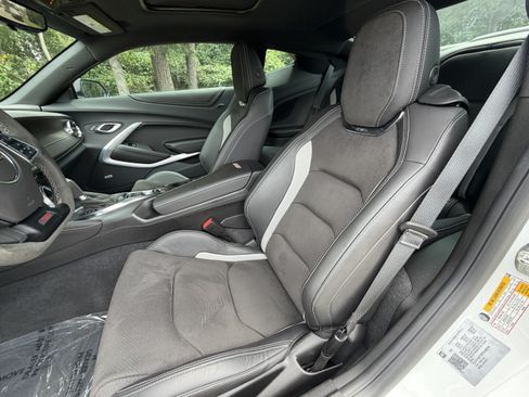 Used 2023 Chevrolet Camaro SS RWD image 15