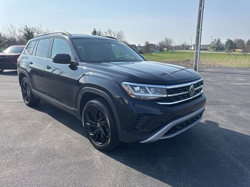 Used 2023 Volkswagen Atlas SE AWD/4WD image 1