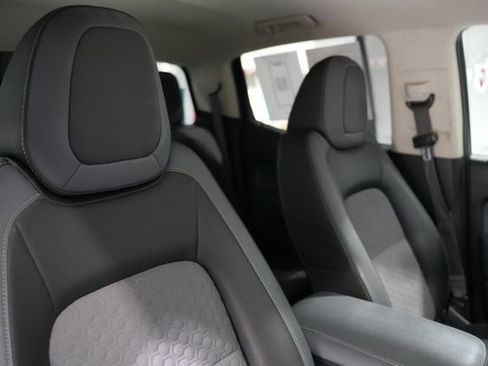 Used 2019 Chevrolet Colorado Z71 w/ Z71 Midnight Edition image 20