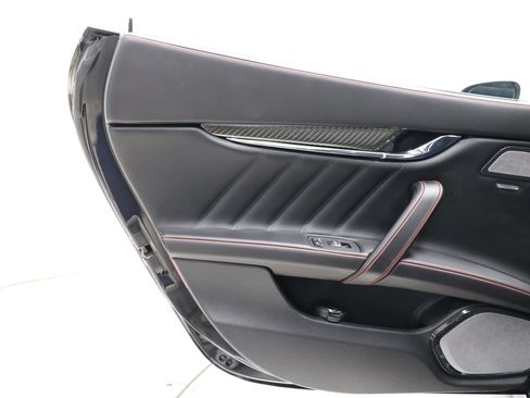 Used 2022 Maserati Quattroporte Trofeo RWD image 47