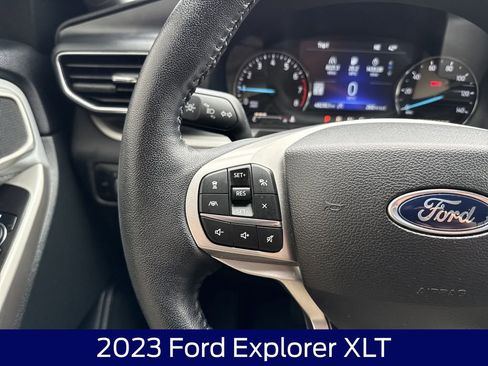 Used 2023 Ford Explorer XLT w/ Equipment Group 202A AWD/4WD image 21