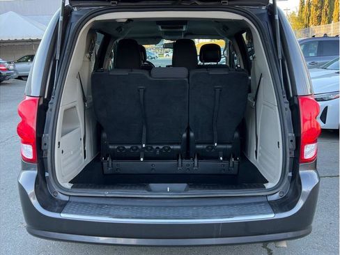 Used 2017 Dodge Grand Caravan SE w/ Power Window Group image 5