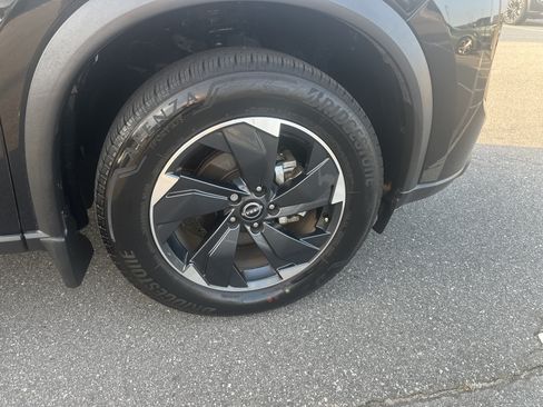 Certified 2024 Nissan Rogue SV w/ SV Premium Package FWD image 12