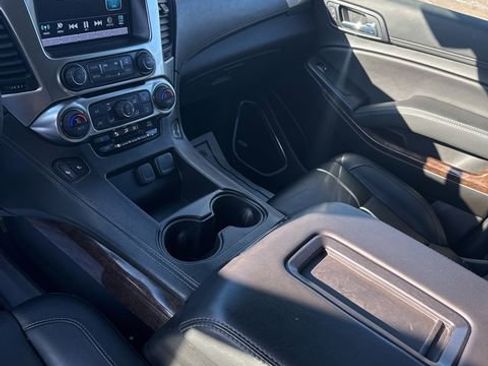 Used 2019 Chevrolet Suburban LT image 15