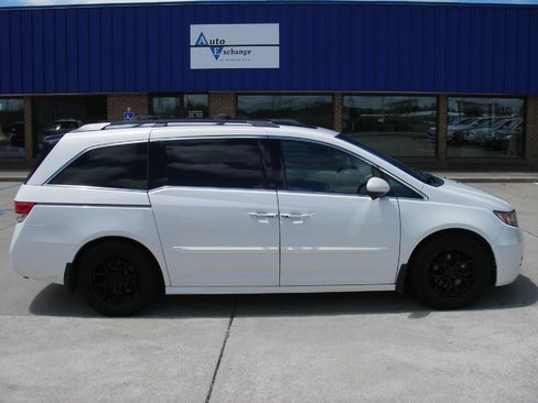 Used 2014 Honda Odyssey Touring image 4