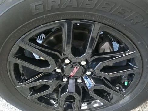 Used 2024 GMC Sierra 1500 Elevation image 28