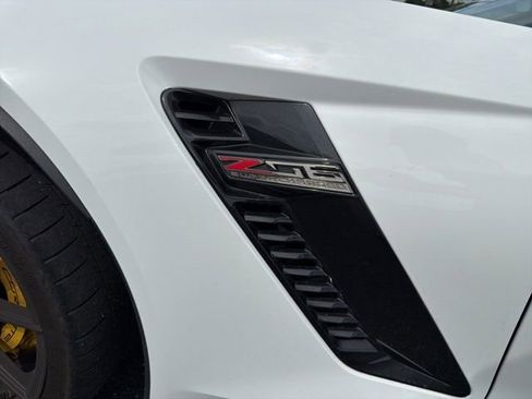 Used 2016 Chevrolet Corvette Z06 w/ 2LZ Preferred Equipment Group RWD image 8