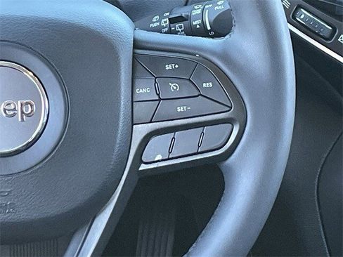 Used 2022 Jeep Cherokee Trailhawk w/ Comfort/Convenience Group image 22