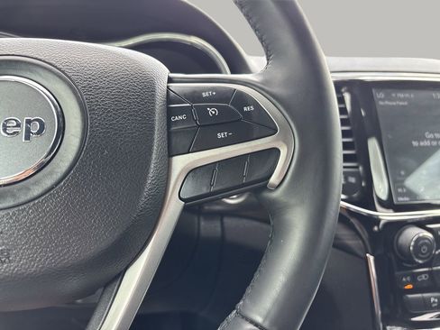 Used 2022 Jeep Grand Cherokee Laredo X image 26