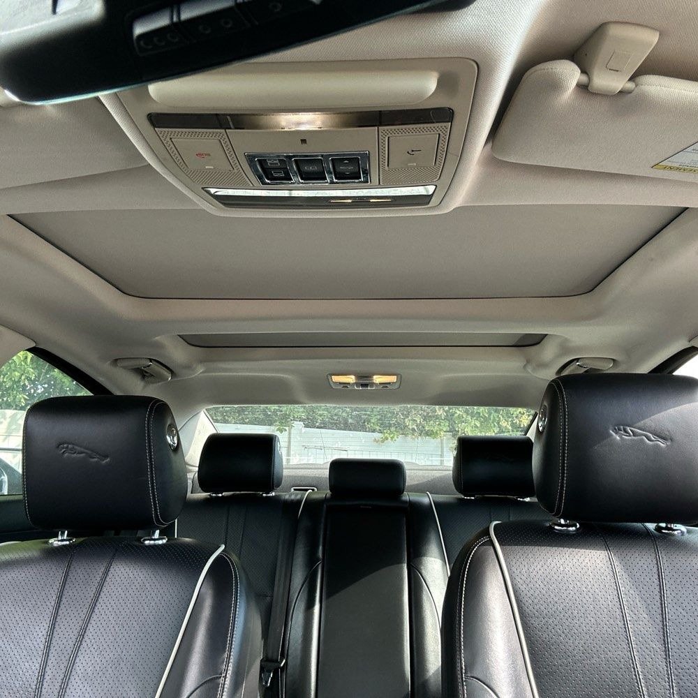 Used 2018 Jaguar XJ Supercharged RWD image 11