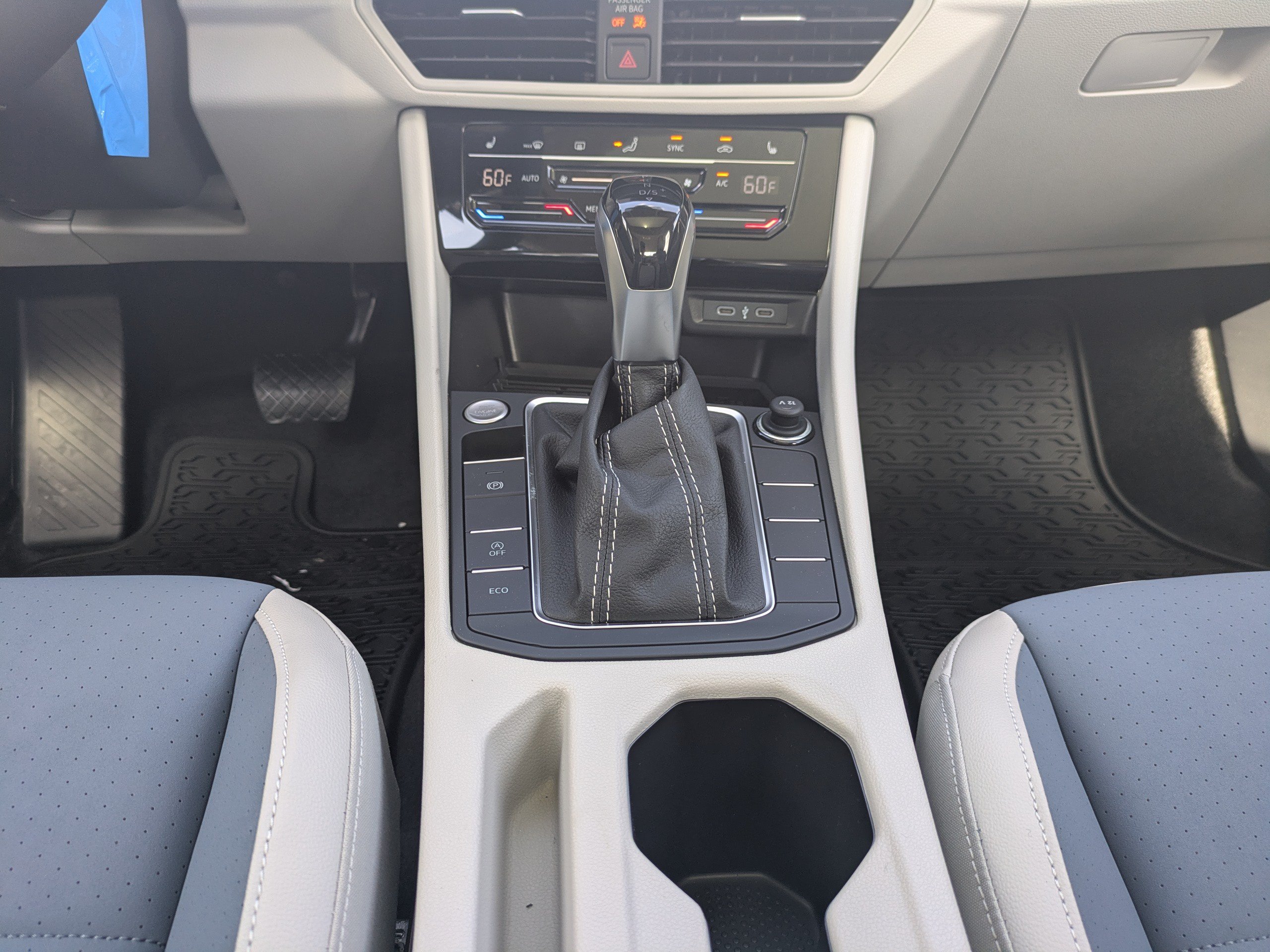 New 2026 Volkswagen Jetta SE FWD image 18