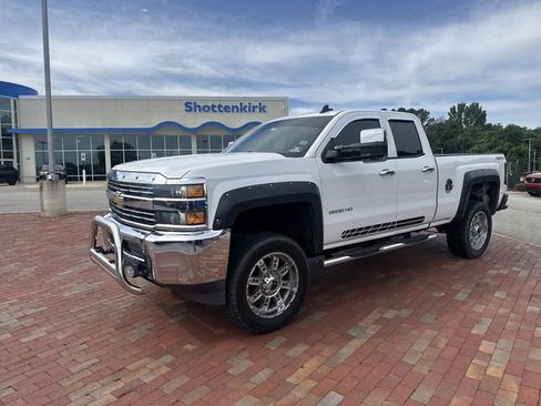 Used 2015 Chevrolet Silverado 2500 W/T w/ WT Convenience Package AWD/4WD image 4
