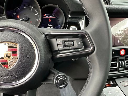 Certified 2025 Porsche Macan image 20