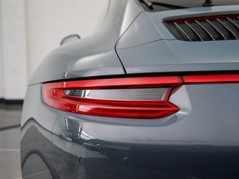 Used 2018 Porsche 911 Carrera 4 image 15