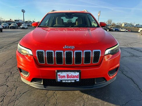 Used 2021 Jeep Cherokee Latitude w/ Mopar Interior Package image 9