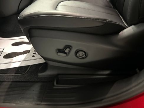 New 2027 Chrysler Pacifica Select FWD image 11