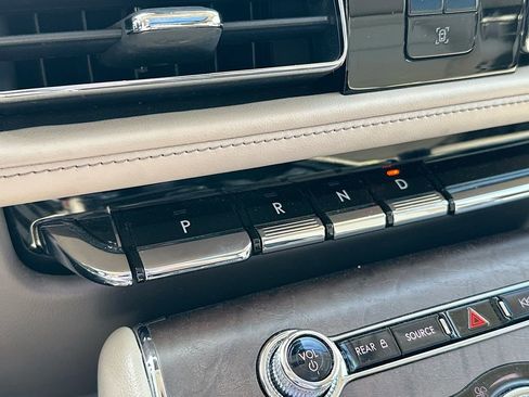Used 2022 Lincoln Aviator Reserve RWD image 22