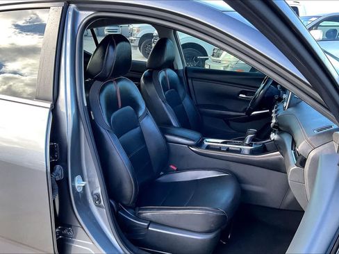 Used 2023 Nissan Sentra SR w/ SR Premium Package FWD image 13