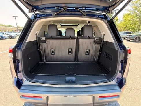 New 2026 Nissan Pathfinder Platinum AWD/4WD image 18