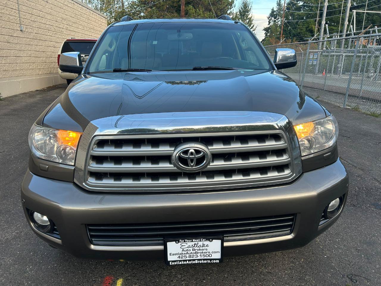 Used 2008 Toyota Sequoia Limited w/ Cold Area Pkg AWD/4WD image 2