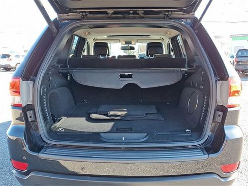 Used 2013 Jeep Grand Cherokee Laredo image 30