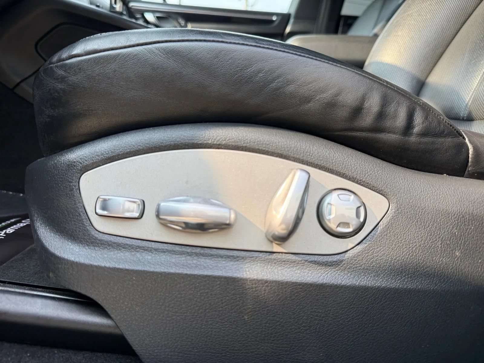 Used 2016 Porsche Macan S AWD/4WD image 17