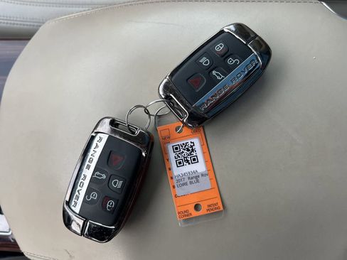 Used 2017 Land Rover Range Rover HSE image 44