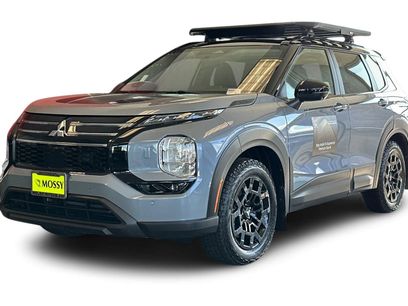 New 2025 Mitsubishi Outlander SE