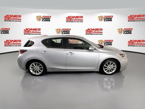 Used 2013 Lexus CT 200h w/ Leather Pkg FWD image 16