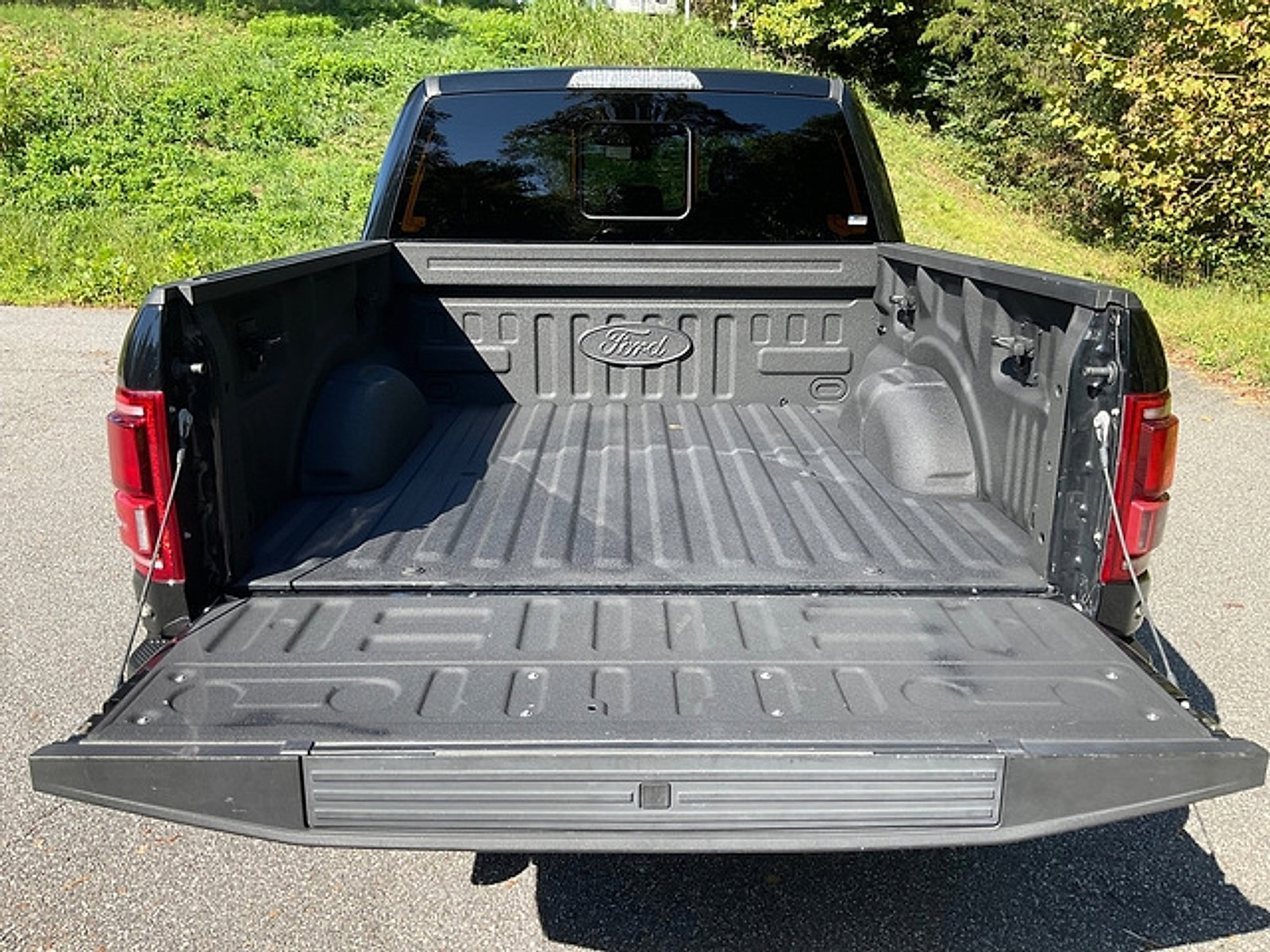 Used 2018 Ford F150 Raptor w/ Equipment Group 802A Luxury AWD/4WD image 8