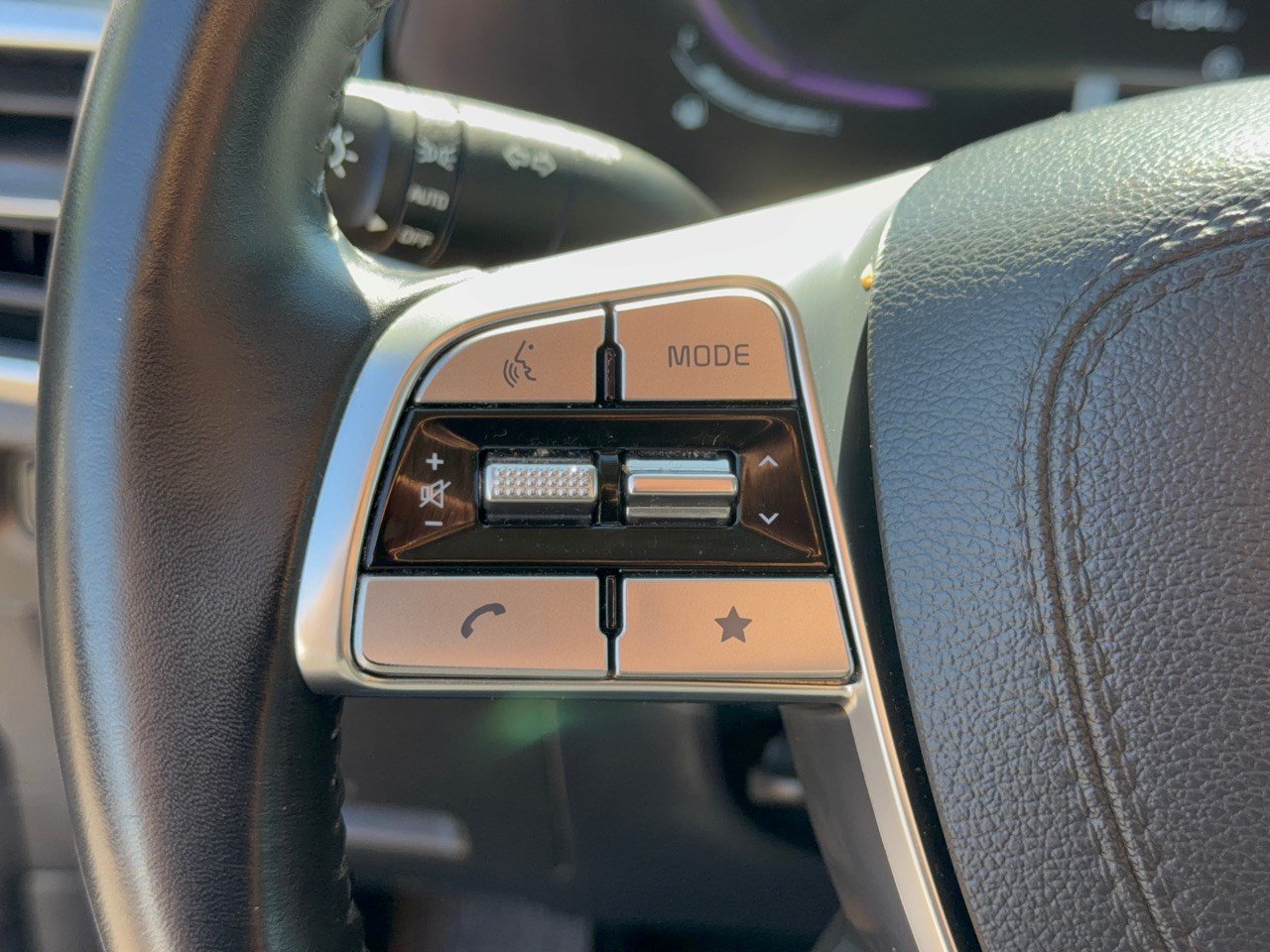 Used 2025 Kia Telluride S FWD image 18