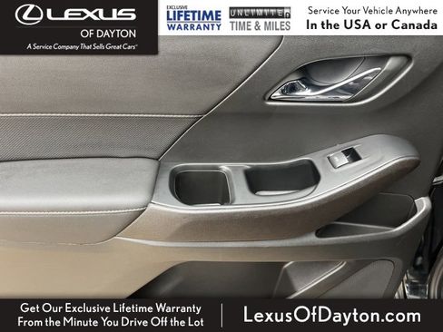 Used 2023 Chevrolet Traverse Premier image 32