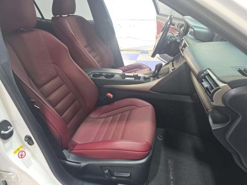 Used 2019 Lexus IS 300 F Sport w/ F Sport Package RWD image 4