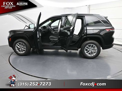 New 2025 Jeep Grand Cherokee Laredo X image 37