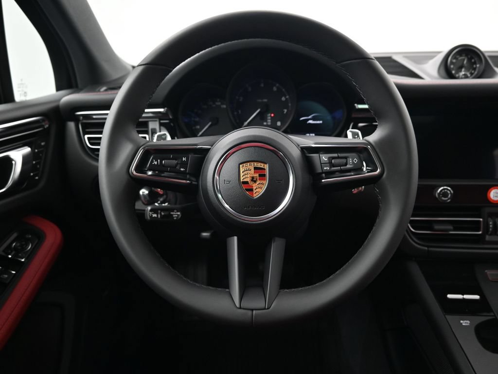 Certified 2026 Porsche Macan AWD/4WD image 13