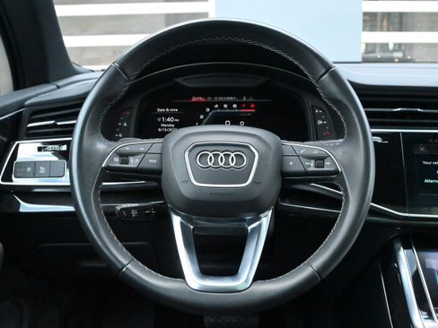 Certified 2025 Audi Q7 3.0T Premium w/ Convenience Package image 19
