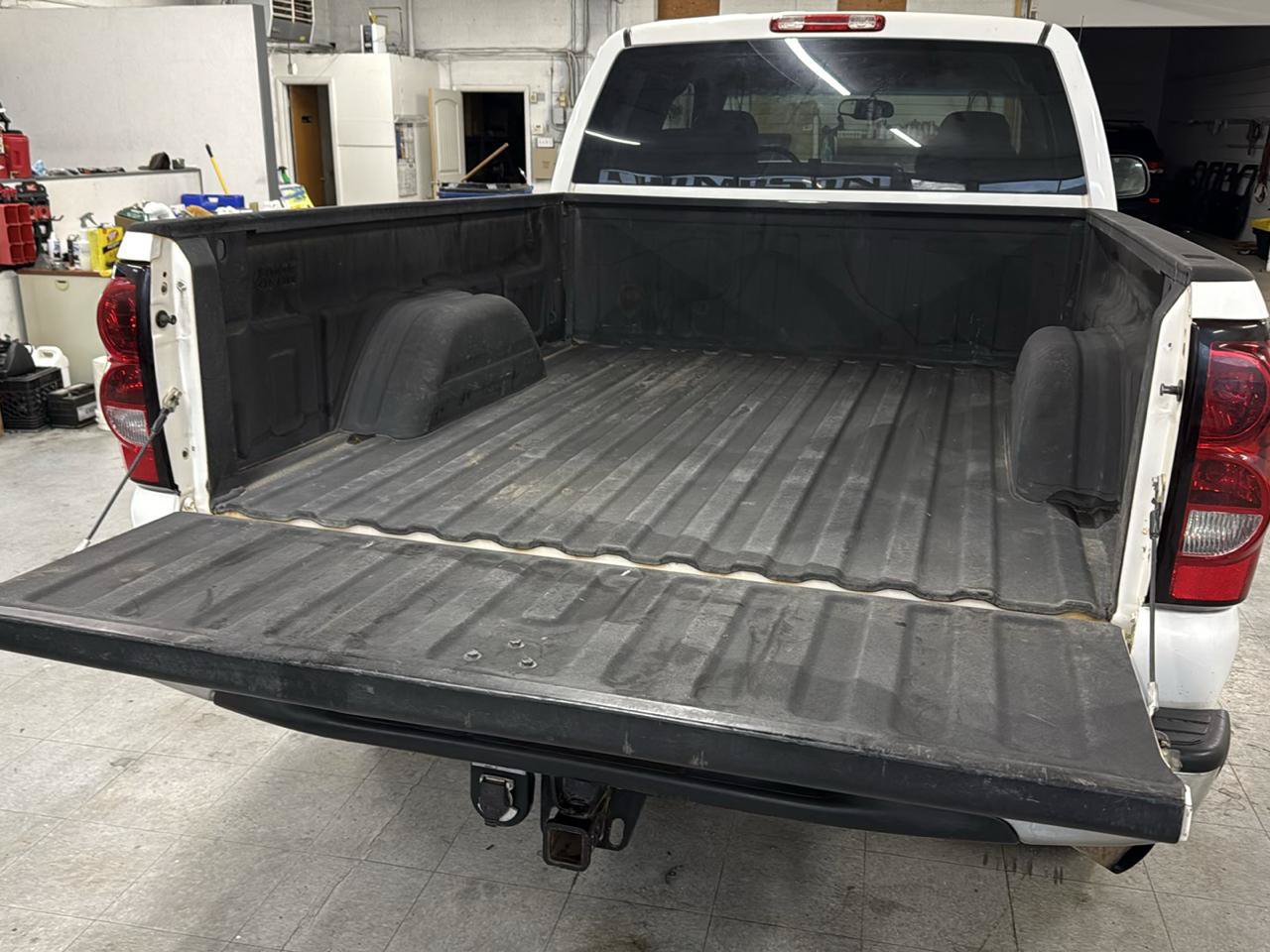 Used 2005 Chevrolet Silverado 2500 LT w/ Heavy-Duty Power Package AWD/4WD image 82