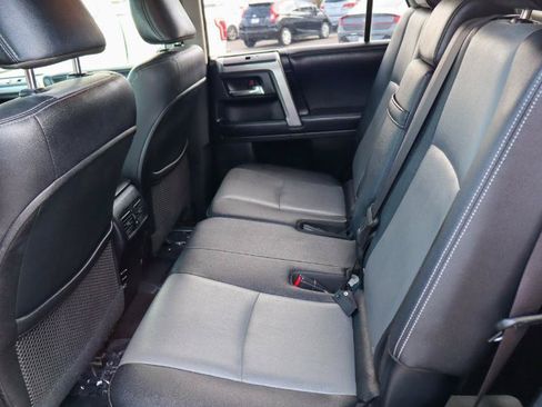Used 2018 Toyota 4Runner SR5 Premium RWD image 11