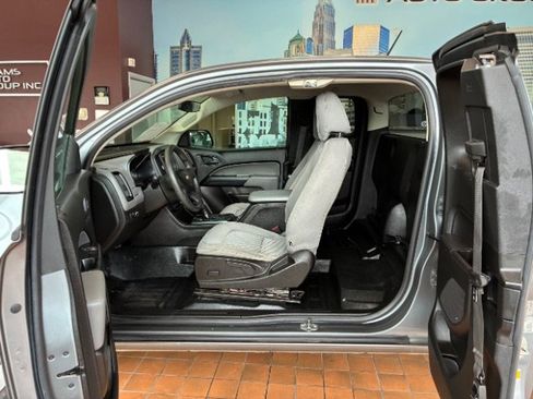 Used 2019 Chevrolet Colorado W/T RWD image 19