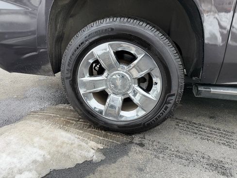 Used 2015 Chevrolet Suburban LTZ image 13