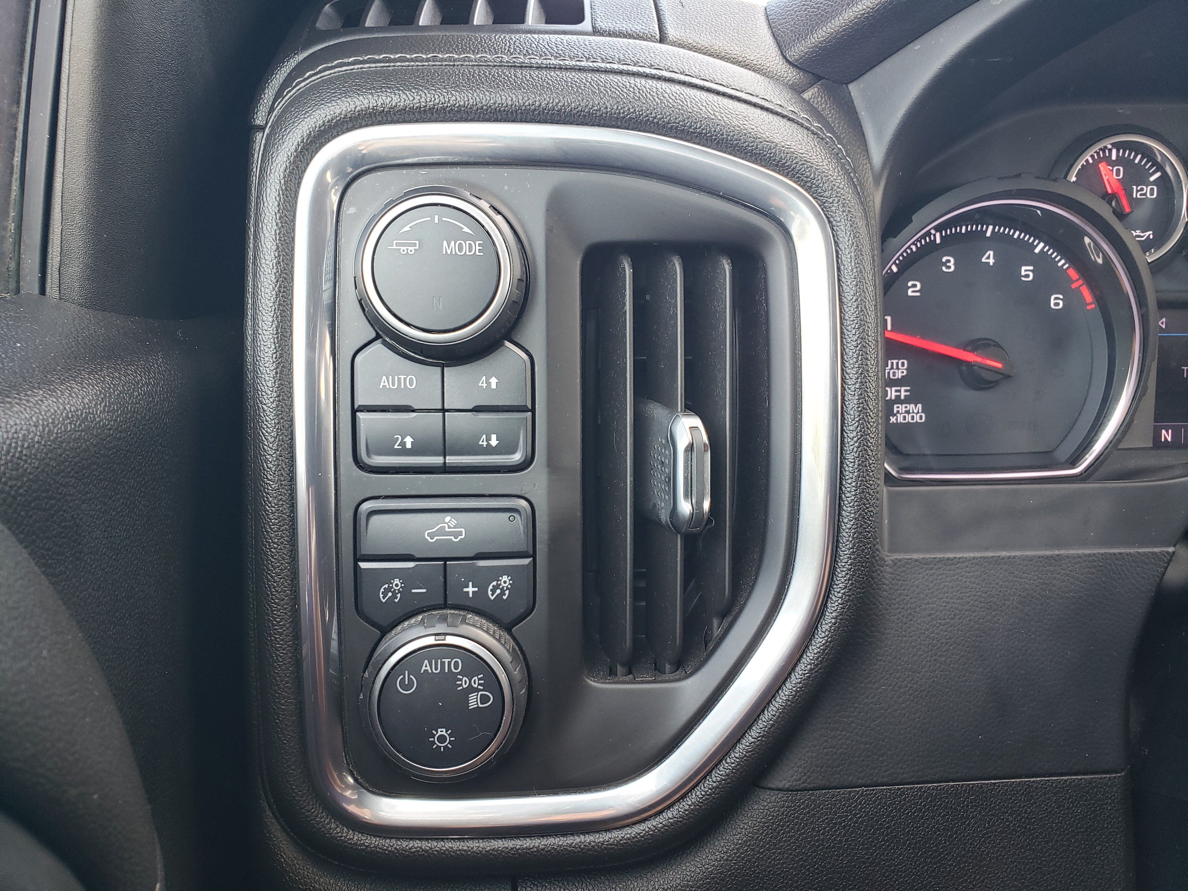 Used 2020 Chevrolet Silverado 1500 LT w/ All-Star Edition AWD/4WD image 13