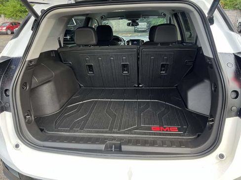 Used 2023 GMC Terrain SLE w/ Driver Convenience Package FWD image 11