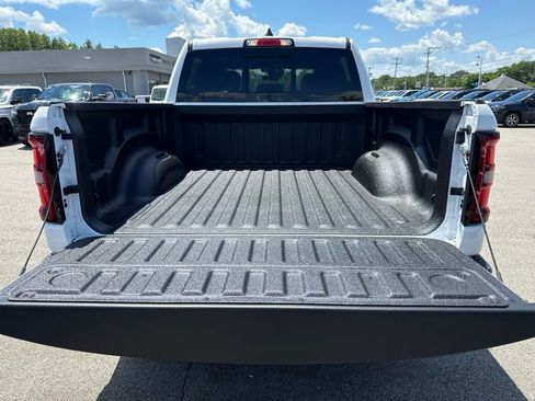 New 2026 RAM 1500 4x4 Crew Cab image 27