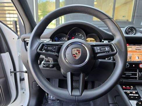 Certified 2025 Porsche Macan Turbo AWD/4WD image 27